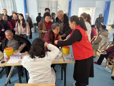 顾家店镇养老综合体开展免费体检活动