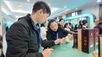 枝江酒业开放日：市民沉浸式探访百年酒企酿造工艺