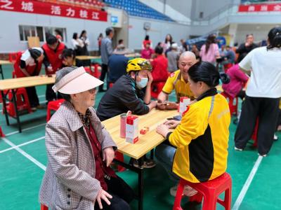 花牌会友承非遗 “四心”齐聚暖共融  