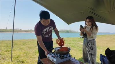 百里洲冯口草甸春游火热 踏青赏景正当时