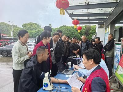 问安镇：热血传情暖人心 真情涌动践初心