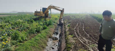 清理沟渠保春耕 不误农时助生产