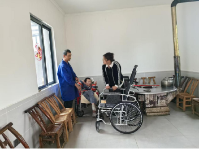 安福寺镇邹家冲村：线上申请办轮椅 入户探访暖民心