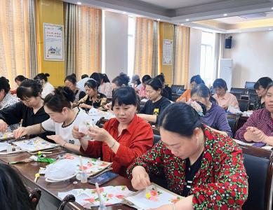枝江：健康义诊进企业 巧手匠心共科普
