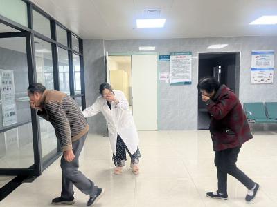 百里洲镇中心卫生院：以练促防 防患未“燃”