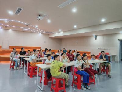 枝江：巧手造清风 科学伴成长