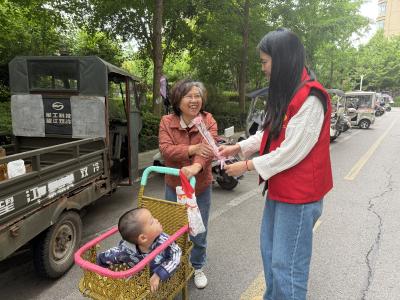 白鸭寺社区：花漾母亲节 情暖夕阳红
