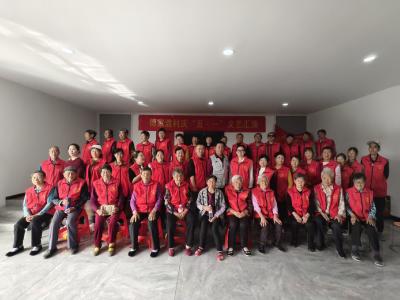 百里洲镇傅家渡村：欢歌庆“五一”文化润民心