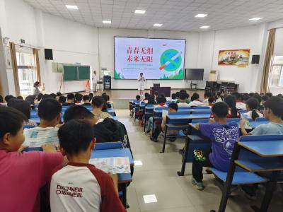 问安镇中心卫生院：世界无烟日 健康进校园