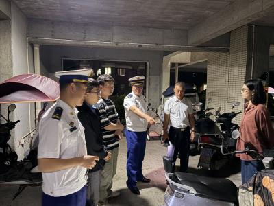 枝江：多部门联合突击消防夜巡 筑牢住宅小区安全防线