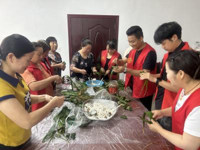 粽叶飘香迎端午 暖心关爱显温情