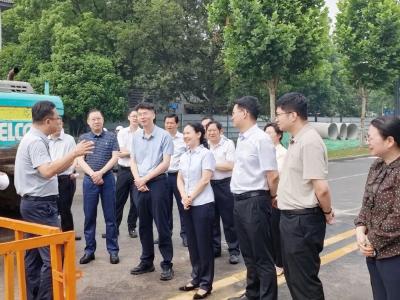 枝江市政协主席会议成员集体视察全市重大项目建设情况