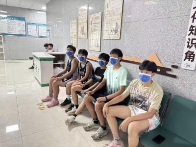 专项体检护健儿 健康护航球场少年