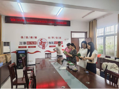 传承端午民俗 拉近邻里情谊