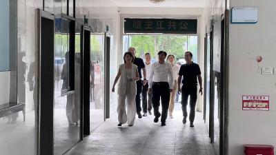 国家疾控局综合司司长杨志光一行来枝调研