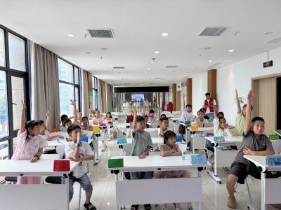 爱心托管再启航 童心筑梦过暑期