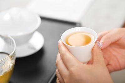 送给你秋天第一杯养生茶，暖心更健康！