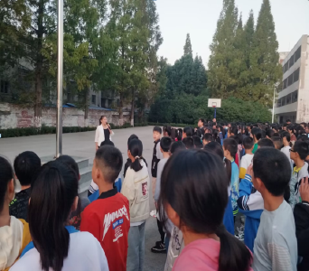 刘升镇初级中学开展“诚信教育”宣传活动