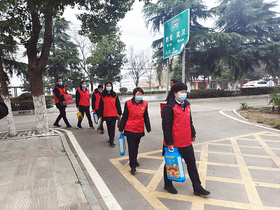 “学雷锋 树新风”关爱老年人