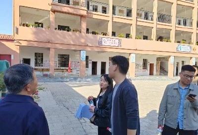 枣阳“五进”调研走进市实验中学