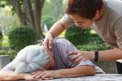 一饿就心慌、手抖，是怎么回事？实话告诉你：多半与4大疾病有关