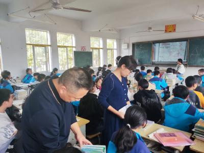 枣阳市王城镇中心学校：开展违规征订教辅资料问题专项治理