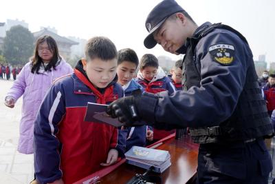 枣阳市举行“警营开放日”活动