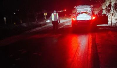 枣阳农路人  迎战风雪保畅通