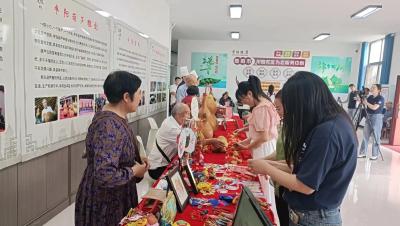 五彩香囊话端午 粽情粽意话安康 