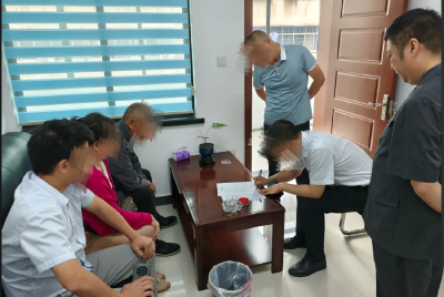 法官耐心调解  五保老人当庭拿到赔偿款
