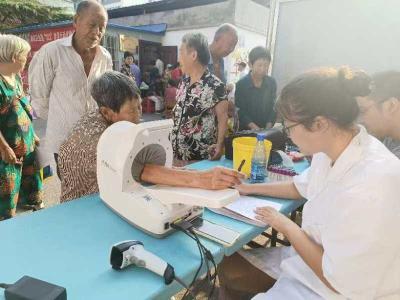 枣阳市南城卫生院开展医师节义诊活动