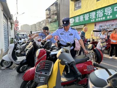 枣阳警方全力做好校园周边交通秩序整治