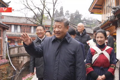 独家视频丨丽江考察 游客邀请习近平总书记喝咖啡