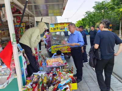 枣阳市市场监管局：规范流动商贩管理  护航校园周边秩序