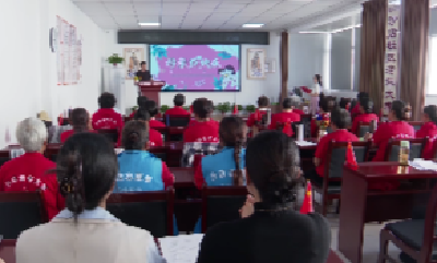 V视 | 南城街道沙店社区：银发巧手传温情  钩花寄爱暖夕阳
