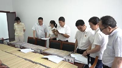 省总工会副主席胡甲文来我县调研