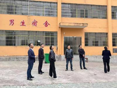 副县长徐敏一行深入浠水县第三实验中学巴驿校区检查指导工作