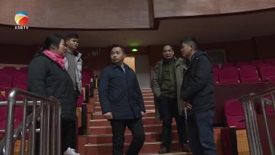 【视频】爱心企业家看望慰问浠水杂技演员