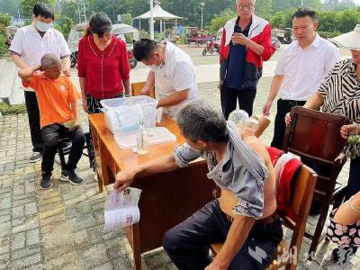 浠水县总医院洗马分院“中医药日”义诊进乡村