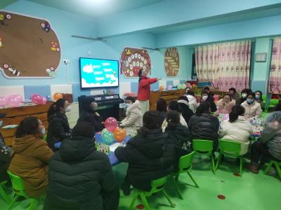 市机关幼儿园举行新学期家长会：“以爱之名，携手前行”