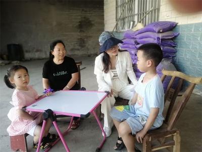 雷河镇新河村小学开展防溺水家访活动