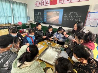 龙头小学：情暖冬至 饺香飘溢