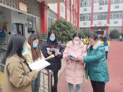 南街小学开展青年教师推门学艺活动