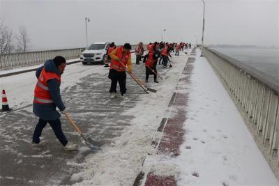 宜城市公路管理局以“雪”为令 保障出行