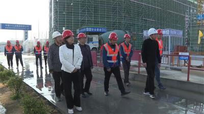 宜城市领导调研督导教育项目建设工作