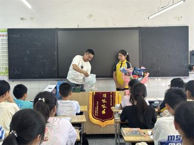 宜城“小孩姐”捡到2岁萌娃 正确开启寻人“导航”