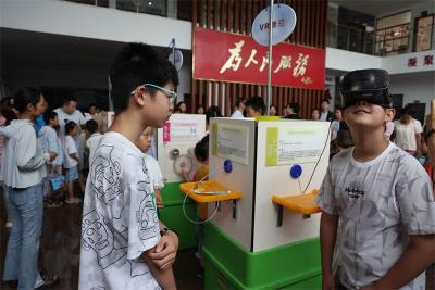 鄢城街道宋玉社区：“爱心托管班”点亮学生暑期生活