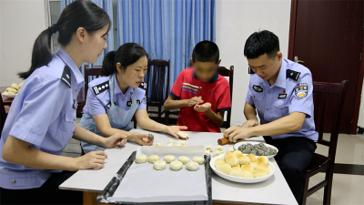 宜城：中秋有“警”色 温暖孤儿心