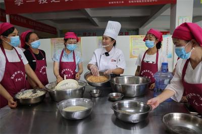 手工月饼里的中秋温暖与技艺传承