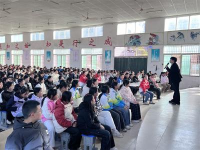 流水中学：阳光心态 健康成长